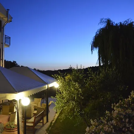 & Relais Il Borgonuovo Hotel
